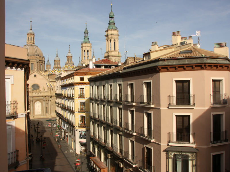 Dos Torres Pilar Suites- Balcones Con Vistas A La Ciudad Zaragoza Ngoại thất bức ảnh