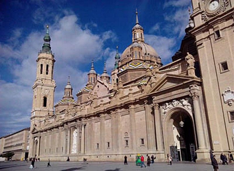 Dos Torres Pilar Suites- Balcones Con Vistas A La Ciudad Zaragoza Ngoại thất bức ảnh