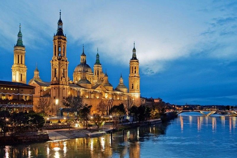 Dos Torres Pilar Suites- Balcones Con Vistas A La Ciudad Zaragoza Ngoại thất bức ảnh