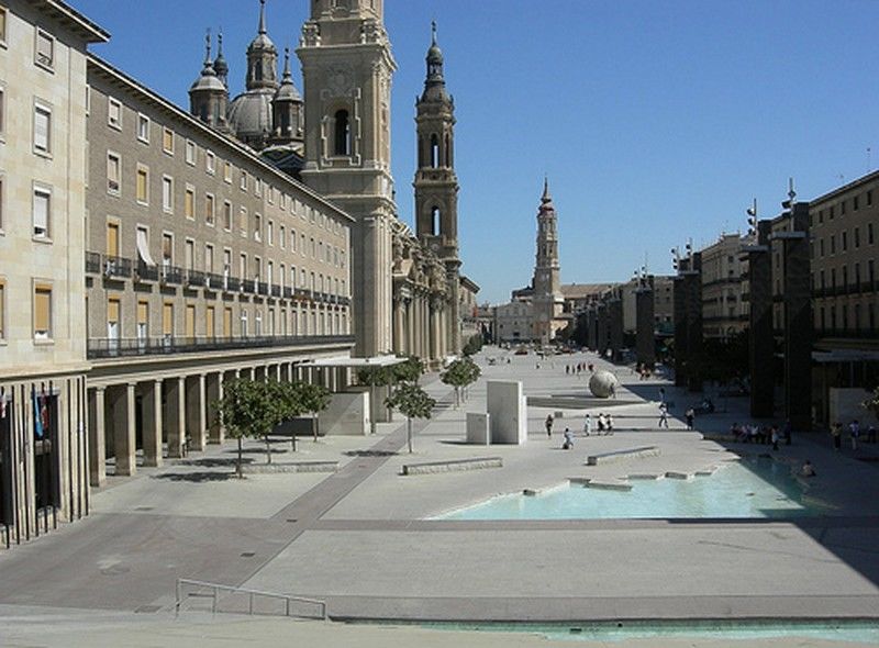 Dos Torres Pilar Suites- Balcones Con Vistas A La Ciudad Zaragoza Ngoại thất bức ảnh