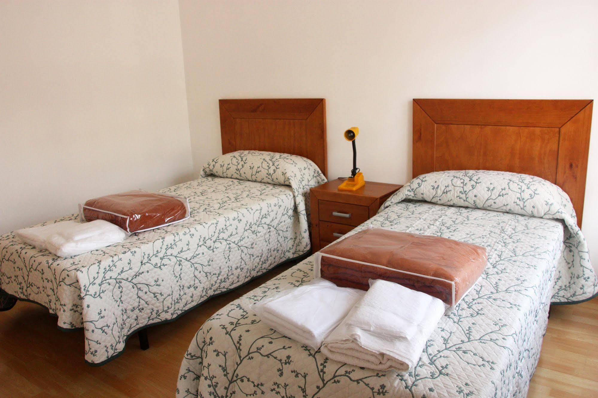 Dos Torres Pilar Suites- Balcones Con Vistas A La Ciudad Zaragoza Ngoại thất bức ảnh
