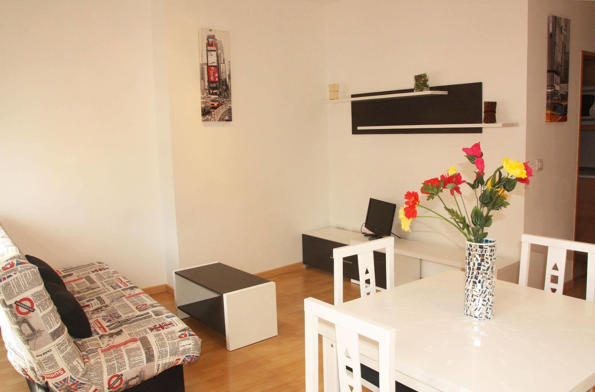 Dos Torres Pilar Suites- Balcones Con Vistas A La Ciudad Zaragoza Ngoại thất bức ảnh